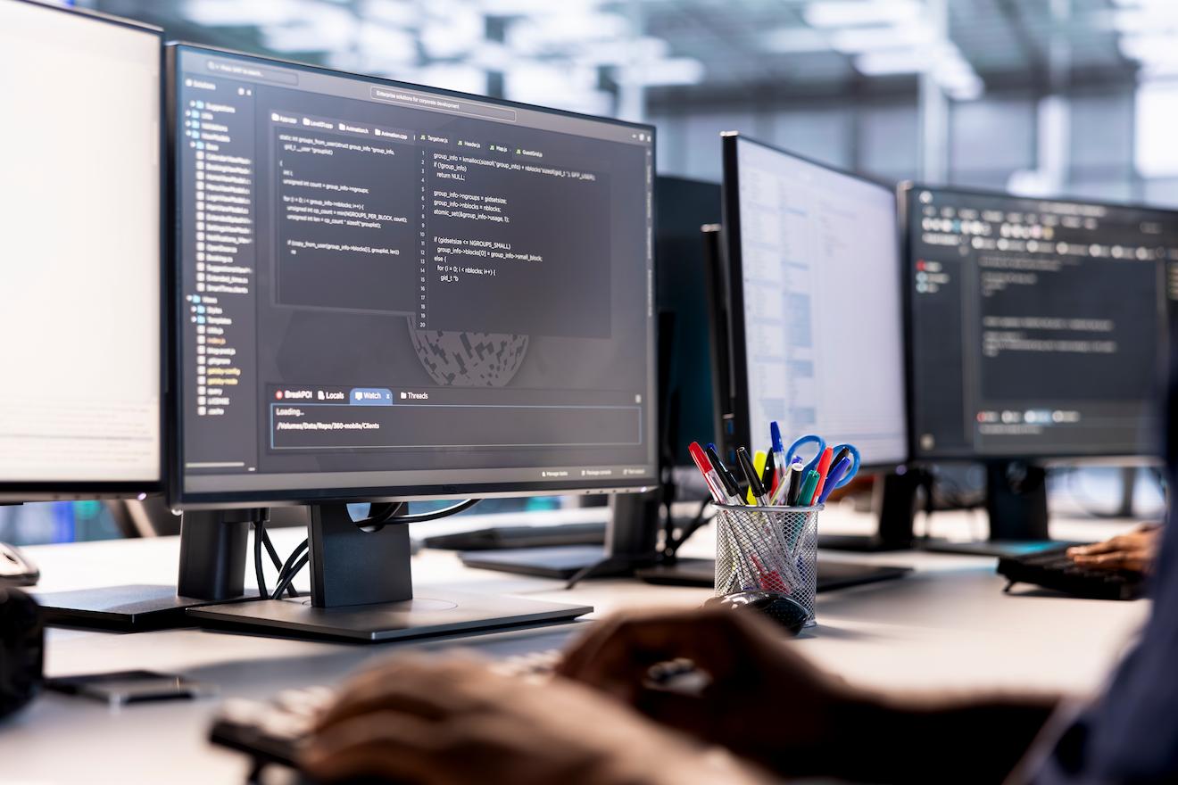 A hero banner showcasing IT solutions for the scientific research community.